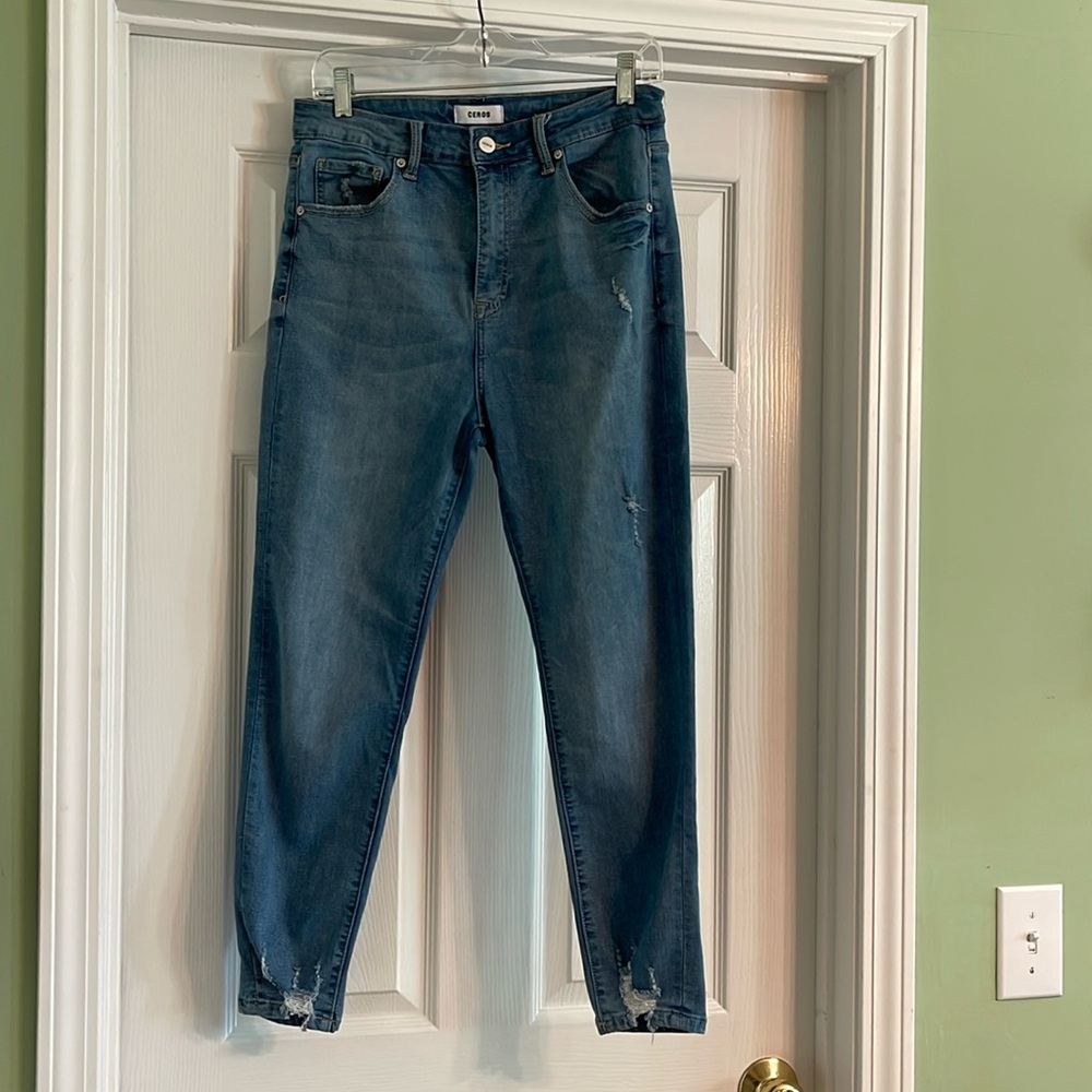 Ceros High Rise Stretch Ankle Destructed Jeans Size 30